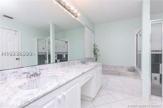 For Sale: $925,000 (5 beds, 3 baths, 2672 Square Feet)