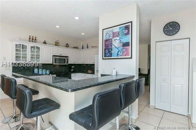 For Sale: $925,000 (5 beds, 3 baths, 2672 Square Feet)