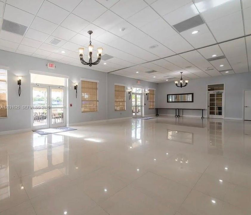 For Sale: $925,000 (5 beds, 3 baths, 2672 Square Feet)