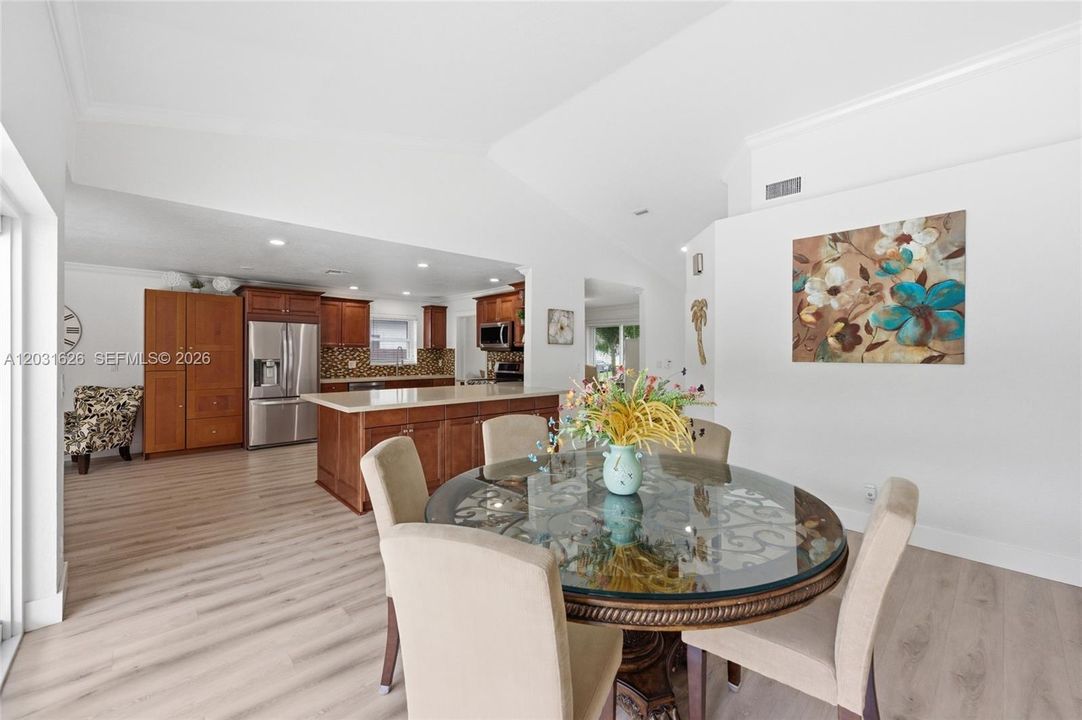 En Venta: $799,000 (4 camas, 2 baños, 1822 Pies cuadrados)