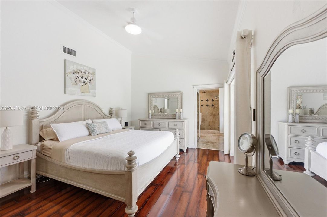 En Venta: $799,000 (4 camas, 2 baños, 1822 Pies cuadrados)