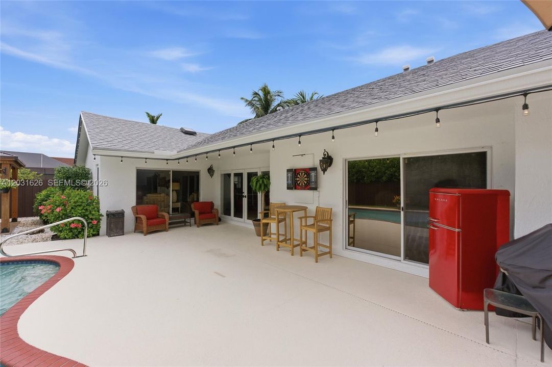 En Venta: $799,000 (4 camas, 2 baños, 1822 Pies cuadrados)