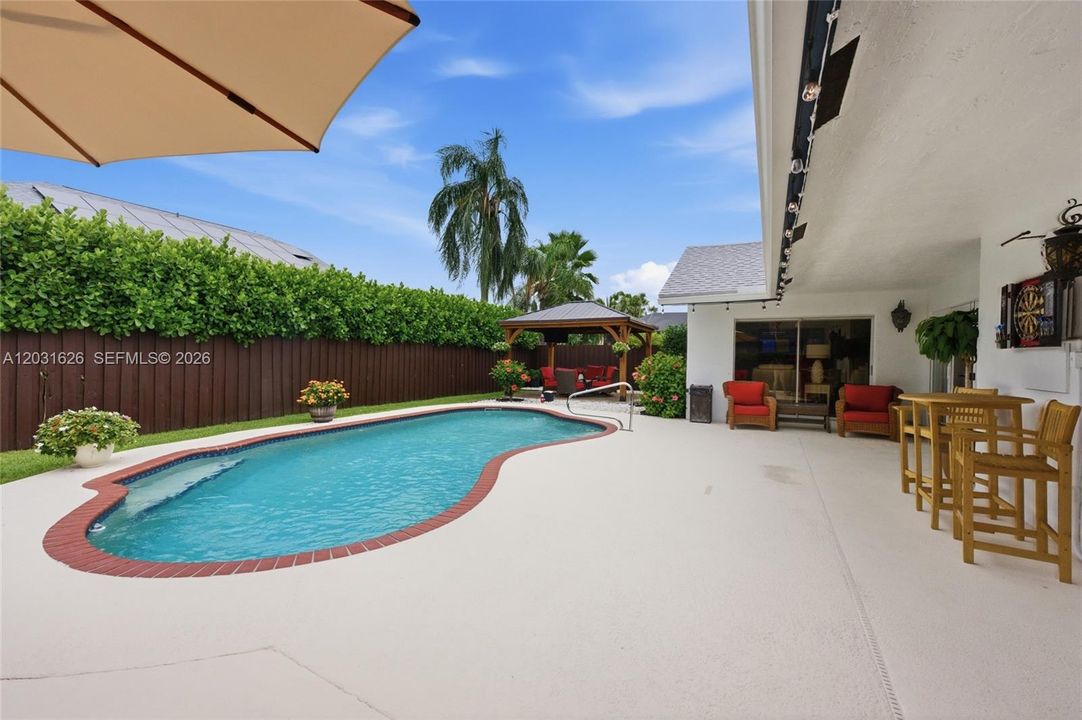 En Venta: $799,000 (4 camas, 2 baños, 1822 Pies cuadrados)