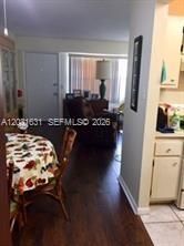 For Sale: $130,000 (1 beds, 1 baths, 685 Square Feet)