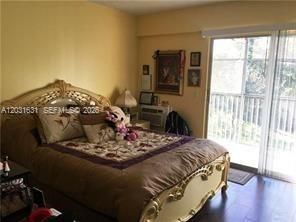 For Sale: $130,000 (1 beds, 1 baths, 685 Square Feet)