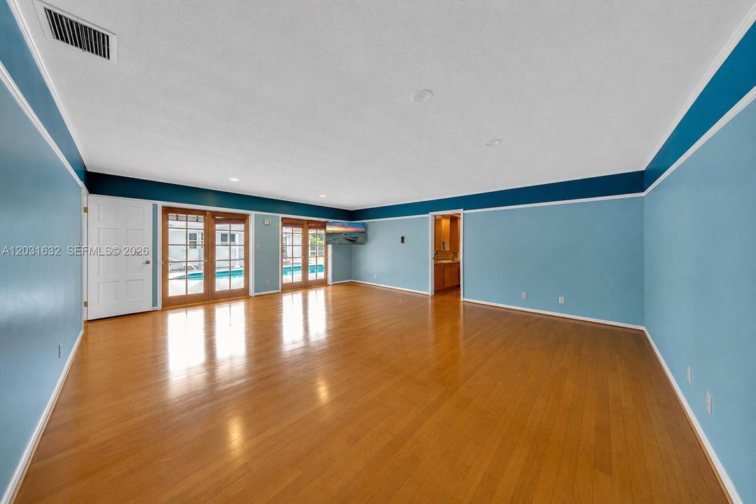 For Sale: $1,317,400 (5 beds, 3 baths, 3726 Square Feet)