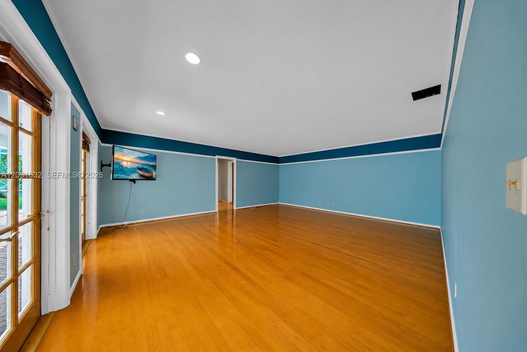 For Sale: $1,317,400 (5 beds, 3 baths, 3726 Square Feet)