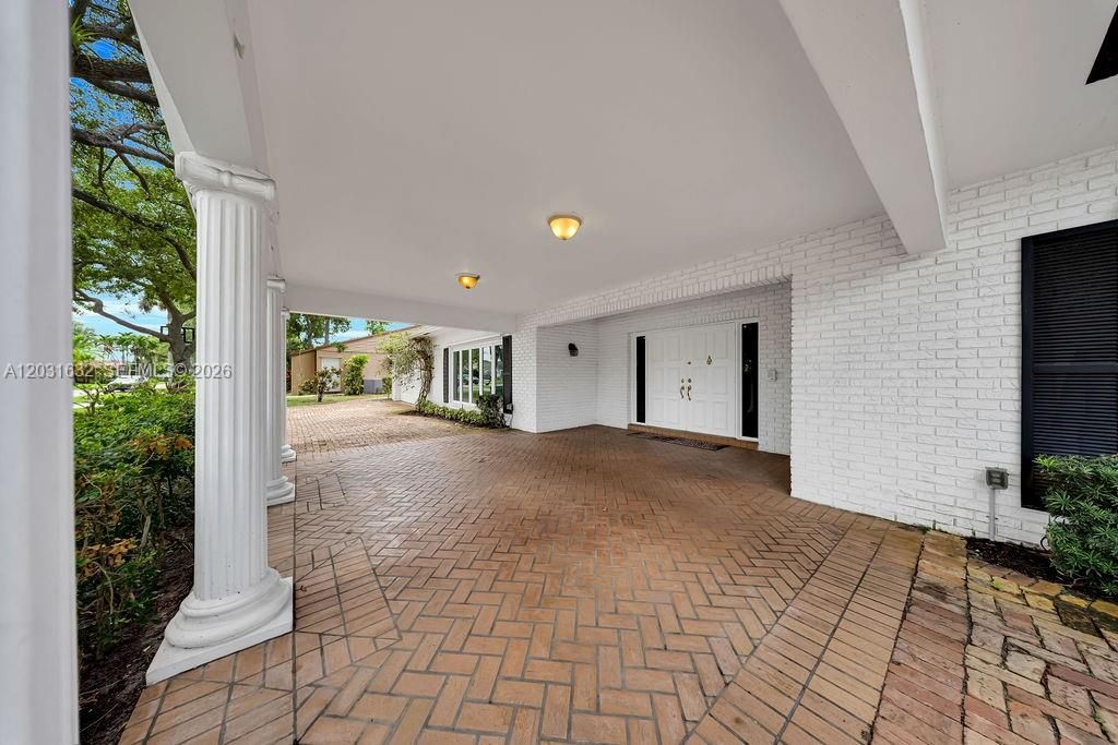 For Sale: $1,317,400 (5 beds, 3 baths, 3726 Square Feet)