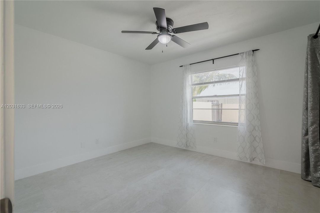 For Rent: $2,600 (2 beds, 1 baths, 1015 Square Feet)