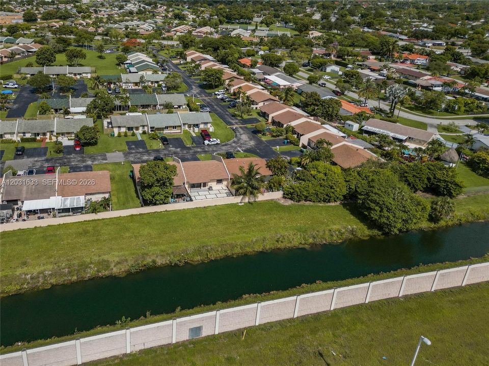 For Rent: $2,600 (2 beds, 1 baths, 1015 Square Feet)