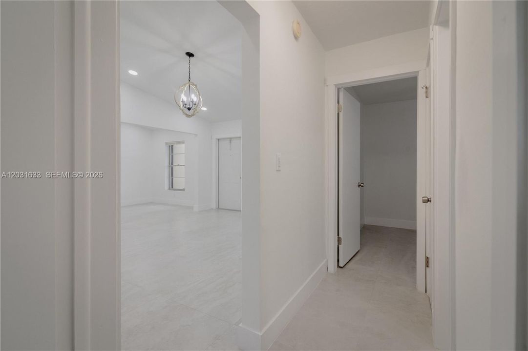 For Rent: $2,600 (2 beds, 1 baths, 1015 Square Feet)