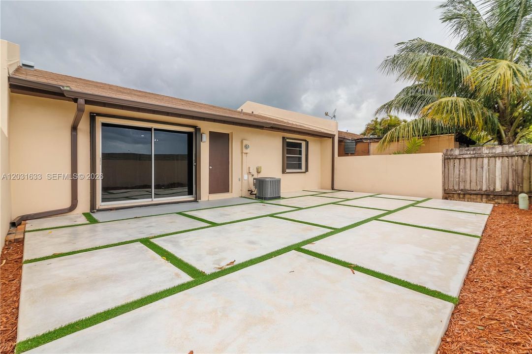 For Rent: $2,600 (2 beds, 1 baths, 1015 Square Feet)