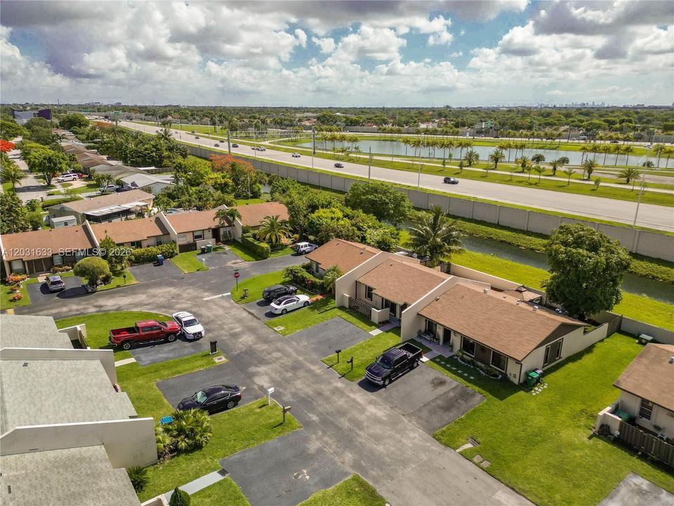 For Rent: $2,600 (2 beds, 1 baths, 1015 Square Feet)