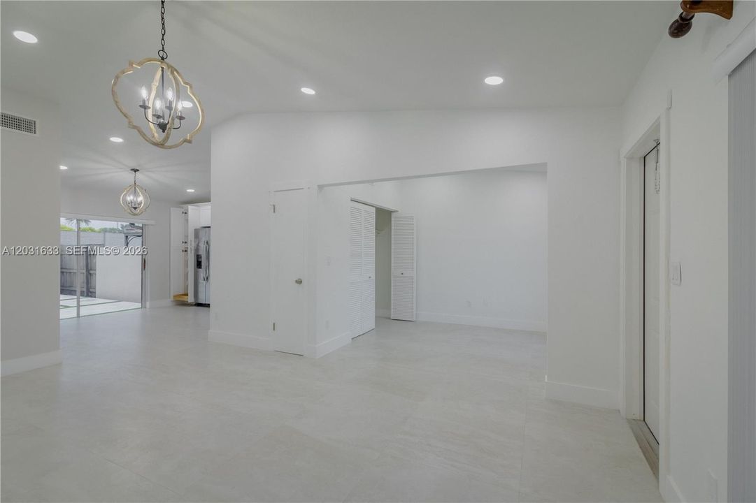 For Rent: $2,600 (2 beds, 1 baths, 1015 Square Feet)