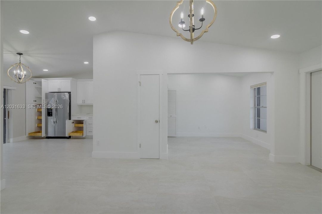 For Rent: $2,600 (2 beds, 1 baths, 1015 Square Feet)