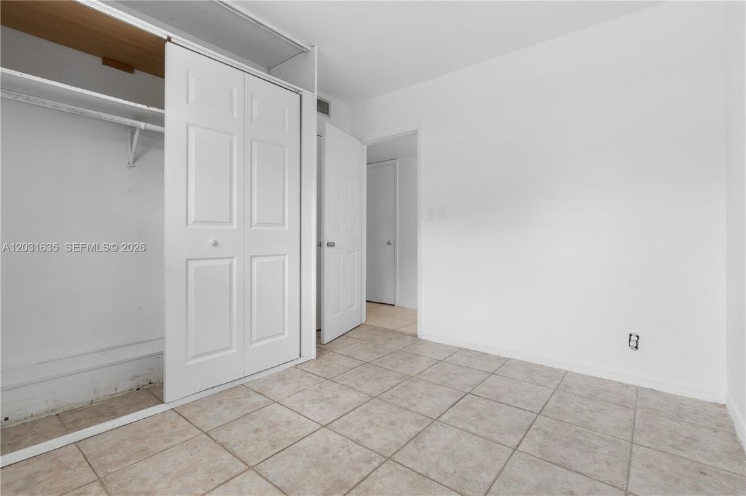 For Rent: $4,250 (5 beds, 2 baths, 1500 Square Feet)