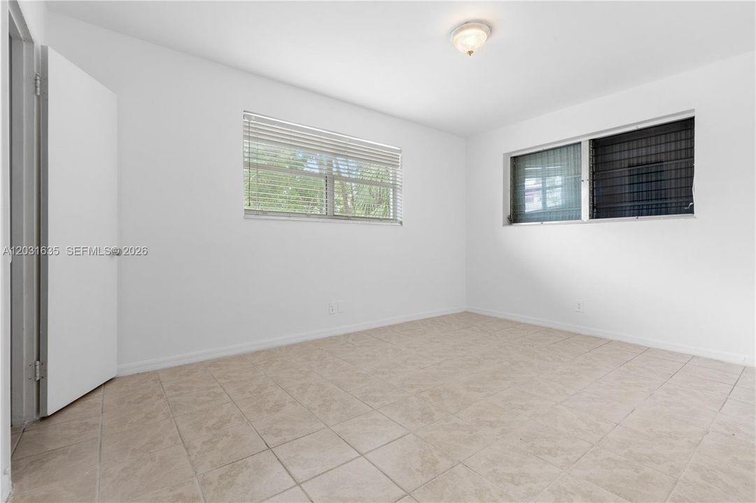 For Rent: $4,250 (5 beds, 2 baths, 1500 Square Feet)