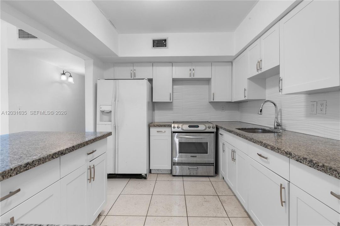 For Rent: $4,250 (5 beds, 2 baths, 1500 Square Feet)