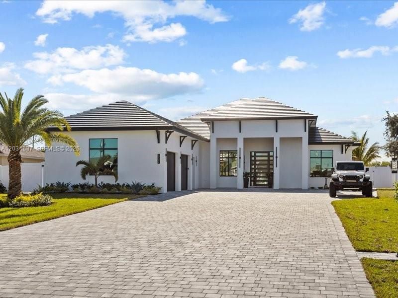 For Sale: $1,425,000 (5 beds, 5 baths, 3336 Square Feet)
