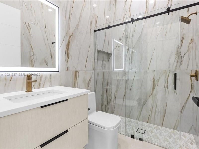 For Sale: $1,425,000 (5 beds, 5 baths, 3336 Square Feet)