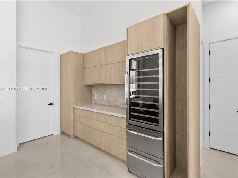 For Sale: $1,425,000 (5 beds, 5 baths, 3336 Square Feet)