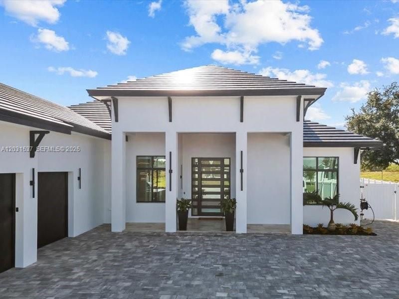 For Sale: $1,425,000 (5 beds, 5 baths, 3336 Square Feet)