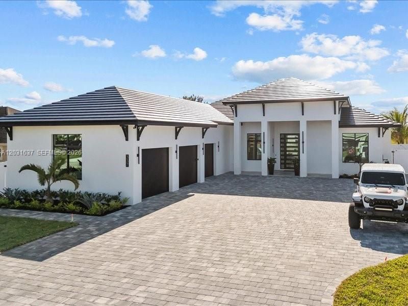 For Sale: $1,425,000 (5 beds, 5 baths, 3336 Square Feet)