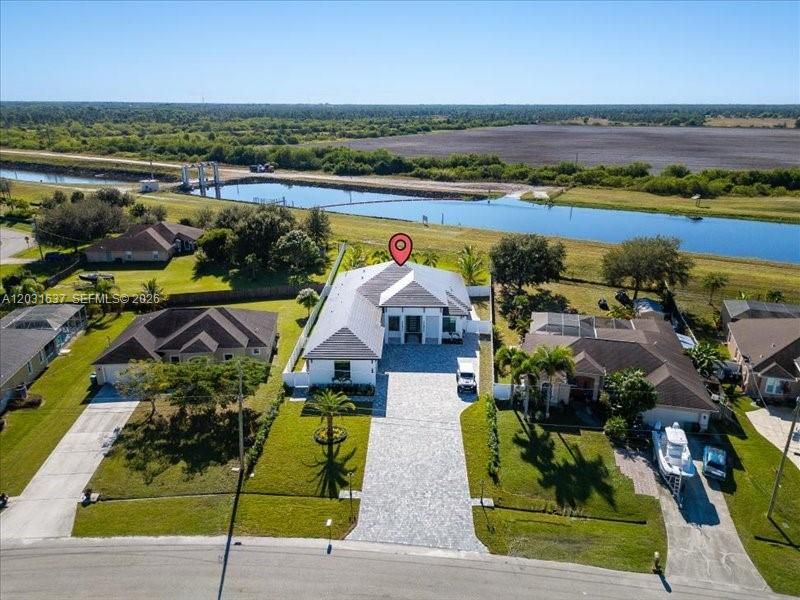 For Sale: $1,425,000 (5 beds, 5 baths, 3336 Square Feet)