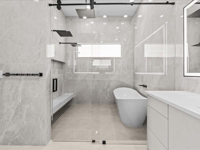 For Sale: $1,425,000 (5 beds, 5 baths, 3336 Square Feet)