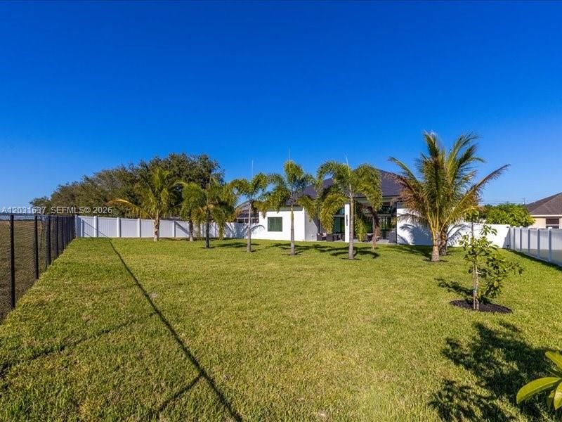 For Sale: $1,425,000 (5 beds, 5 baths, 3336 Square Feet)