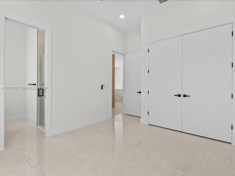For Sale: $1,425,000 (5 beds, 5 baths, 3336 Square Feet)