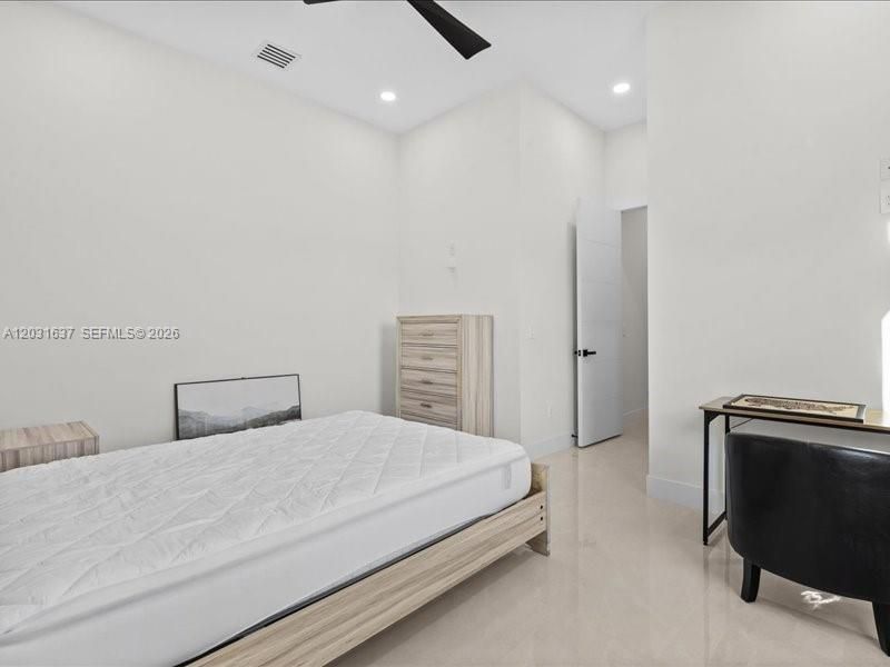 For Sale: $1,425,000 (5 beds, 5 baths, 3336 Square Feet)