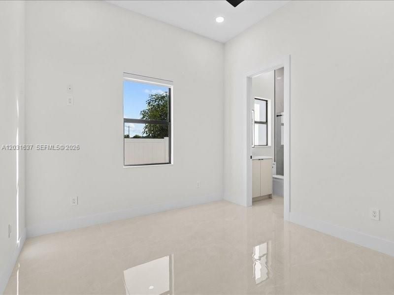 For Sale: $1,425,000 (5 beds, 5 baths, 3336 Square Feet)