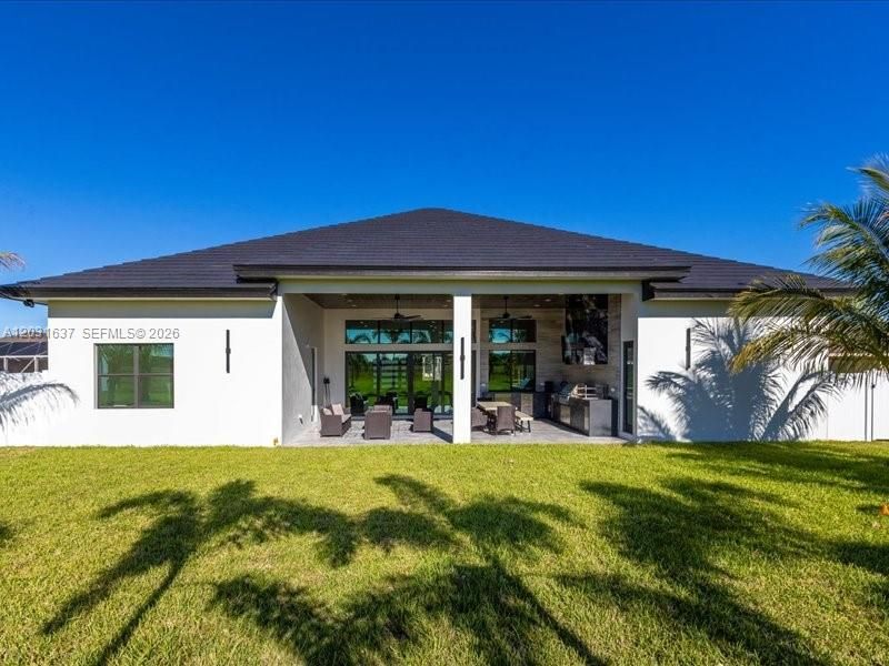 For Sale: $1,425,000 (5 beds, 5 baths, 3336 Square Feet)