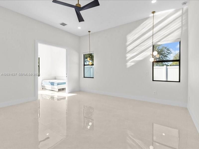 For Sale: $1,425,000 (5 beds, 5 baths, 3336 Square Feet)