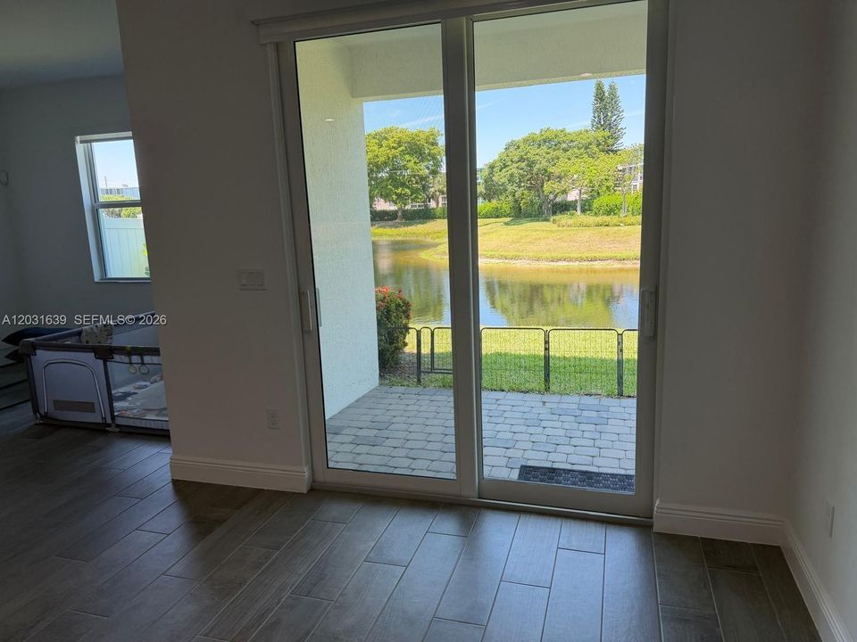 En Venta: $660,000 (3 camas, 2 baños, 1888 Pies cuadrados)
