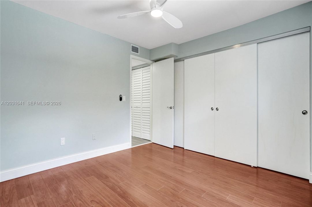 For Sale: $415,900 (2 beds, 2 baths, 960 Square Feet)