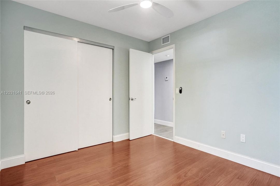 For Sale: $415,900 (2 beds, 2 baths, 960 Square Feet)