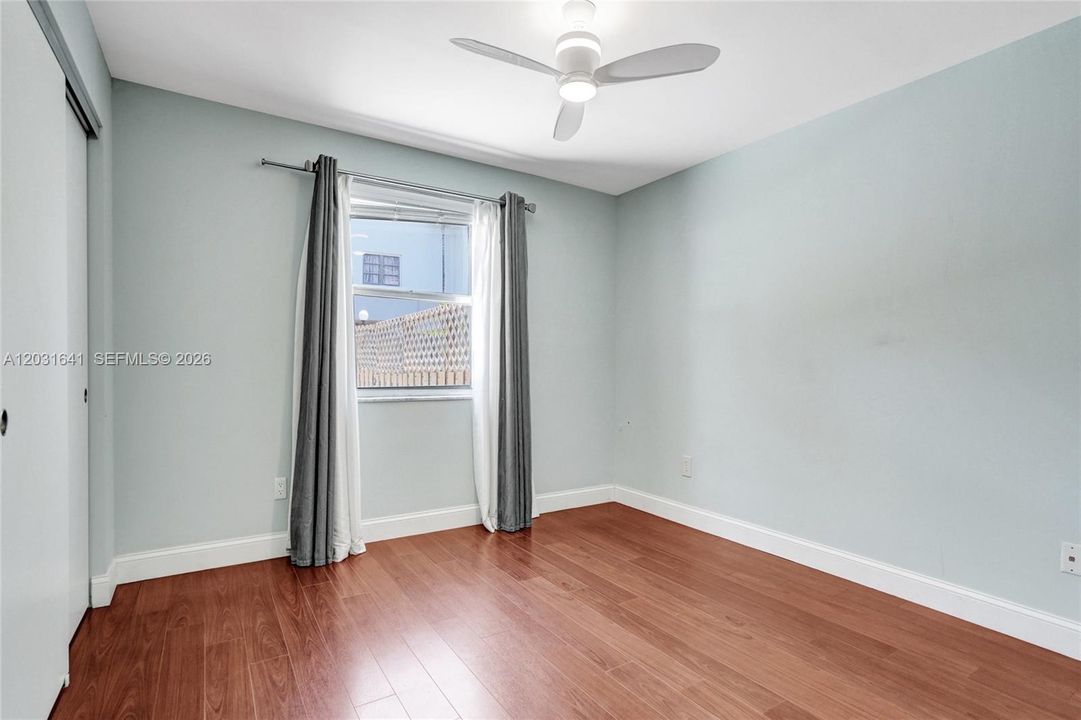 For Sale: $415,900 (2 beds, 2 baths, 960 Square Feet)