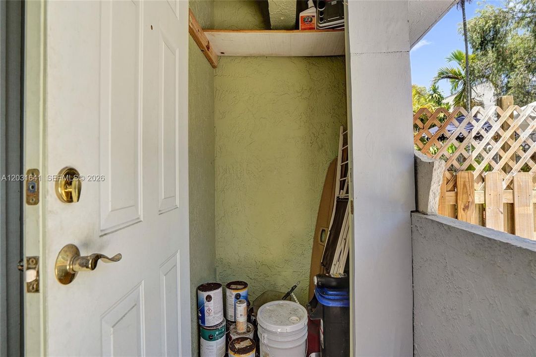 For Sale: $415,900 (2 beds, 2 baths, 960 Square Feet)
