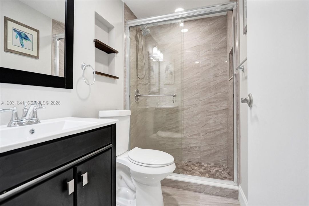 For Sale: $415,900 (2 beds, 2 baths, 960 Square Feet)