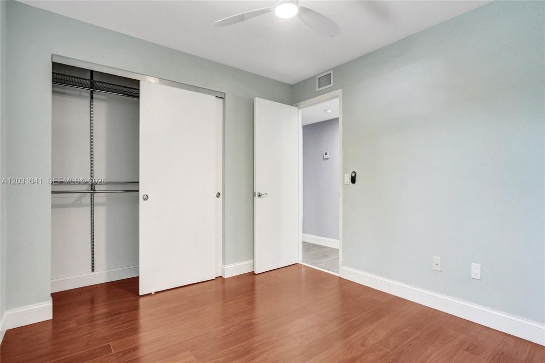 For Sale: $415,900 (2 beds, 2 baths, 960 Square Feet)
