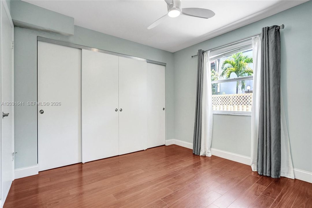 For Sale: $415,900 (2 beds, 2 baths, 960 Square Feet)