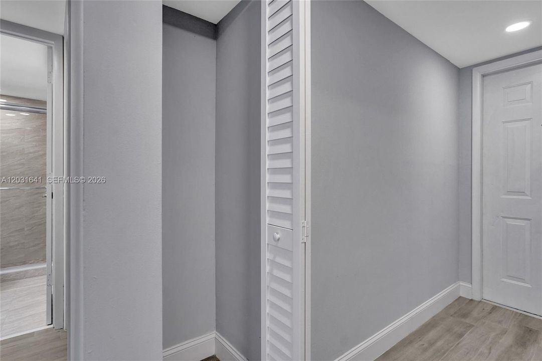 For Sale: $415,900 (2 beds, 2 baths, 960 Square Feet)