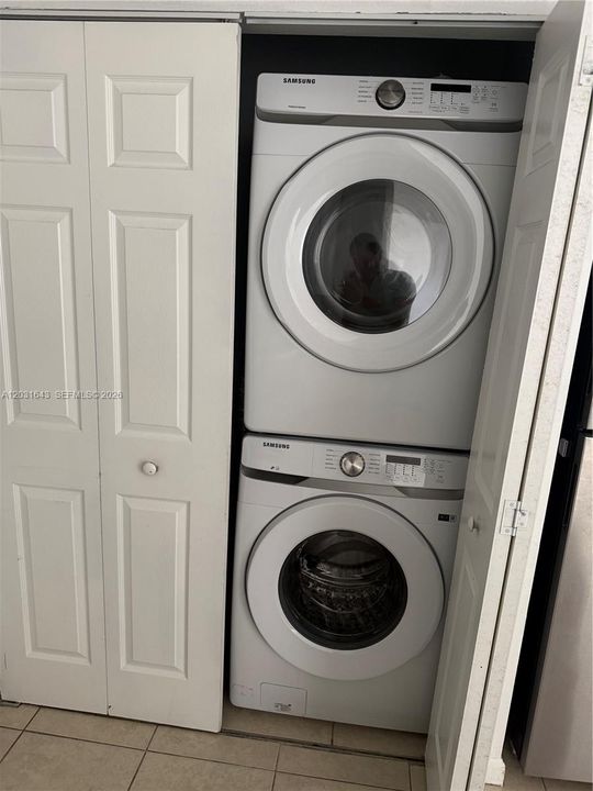 В аренду: $2,100 (2 спален, 2 ванн, 950 Квадратных фут)