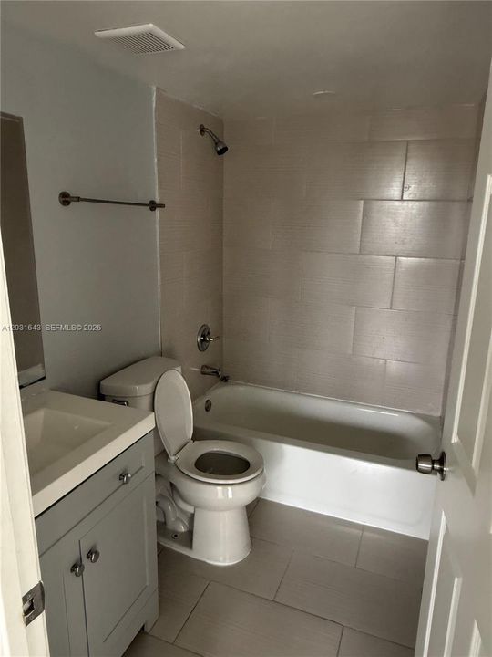 В аренду: $2,100 (2 спален, 2 ванн, 950 Квадратных фут)