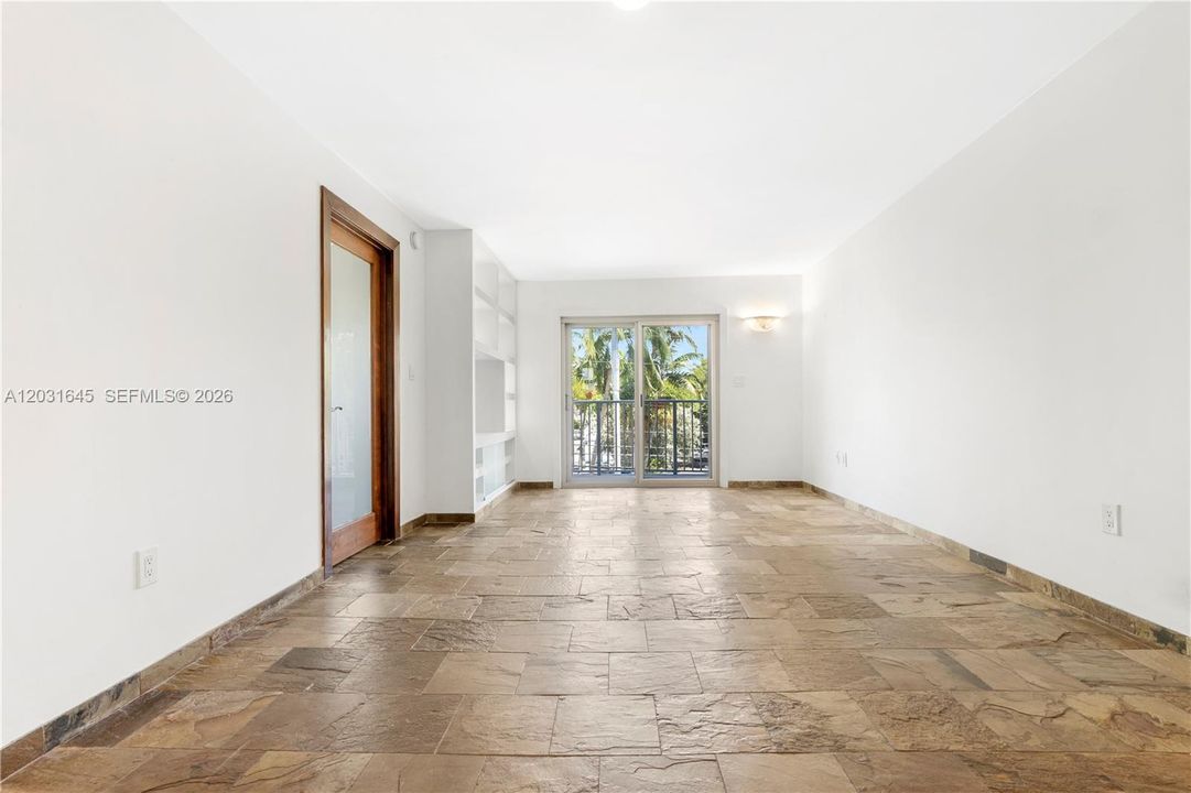 For Rent: $2,775 (1 beds, 1 baths, 706 Square Feet)