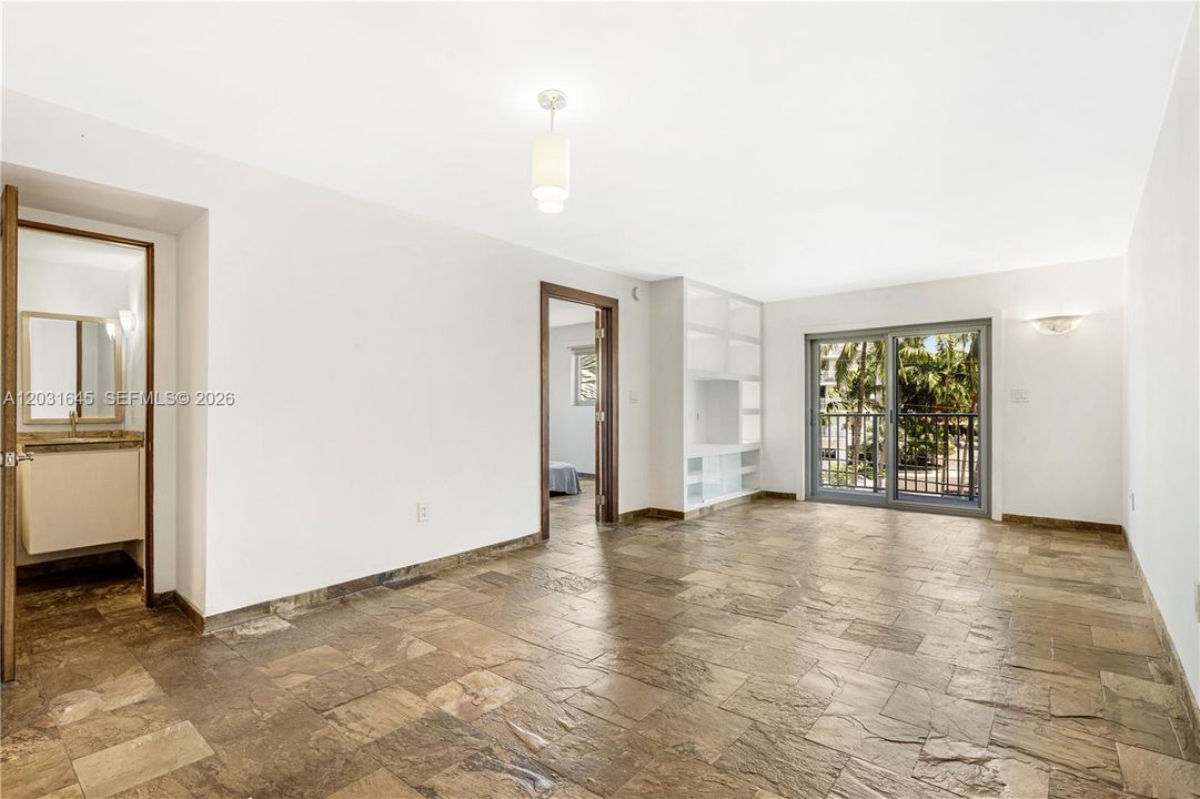 For Rent: $2,775 (1 beds, 1 baths, 706 Square Feet)