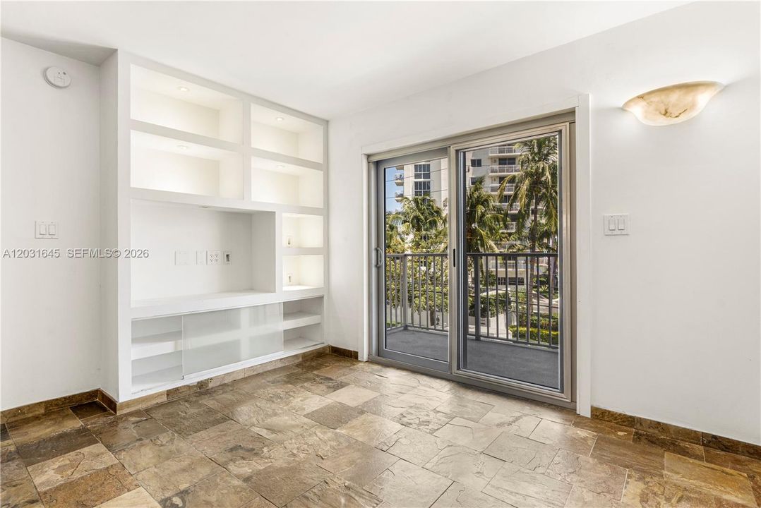 For Rent: $2,775 (1 beds, 1 baths, 706 Square Feet)