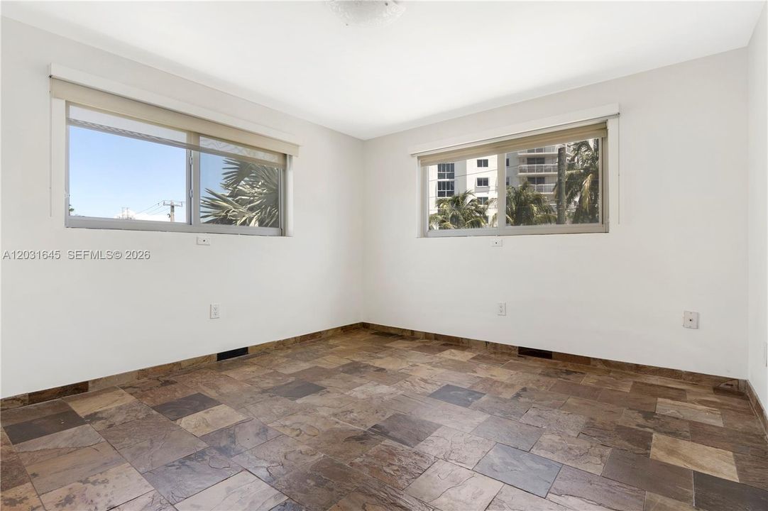 For Rent: $2,775 (1 beds, 1 baths, 706 Square Feet)